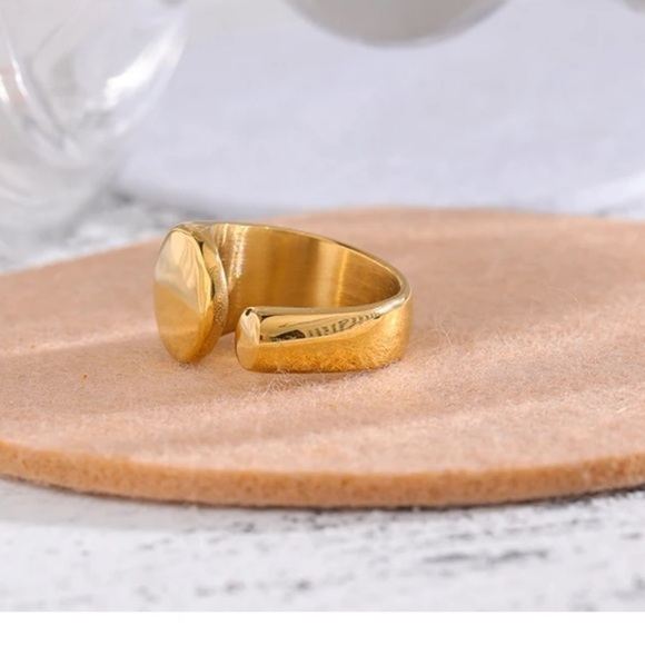 New Unique Gold Geometric Ring - Picture 12 of 13